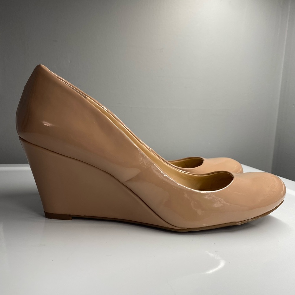 Jessica Simpson Nude Patent‎ Leather Round Toe Wedge Heels 9/39 J